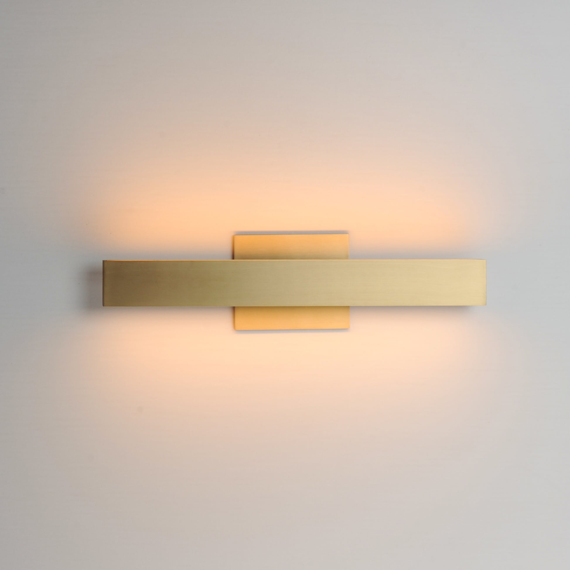 SideLine 5CCT 18" LED Bath Vanity Satin Brass by ET2