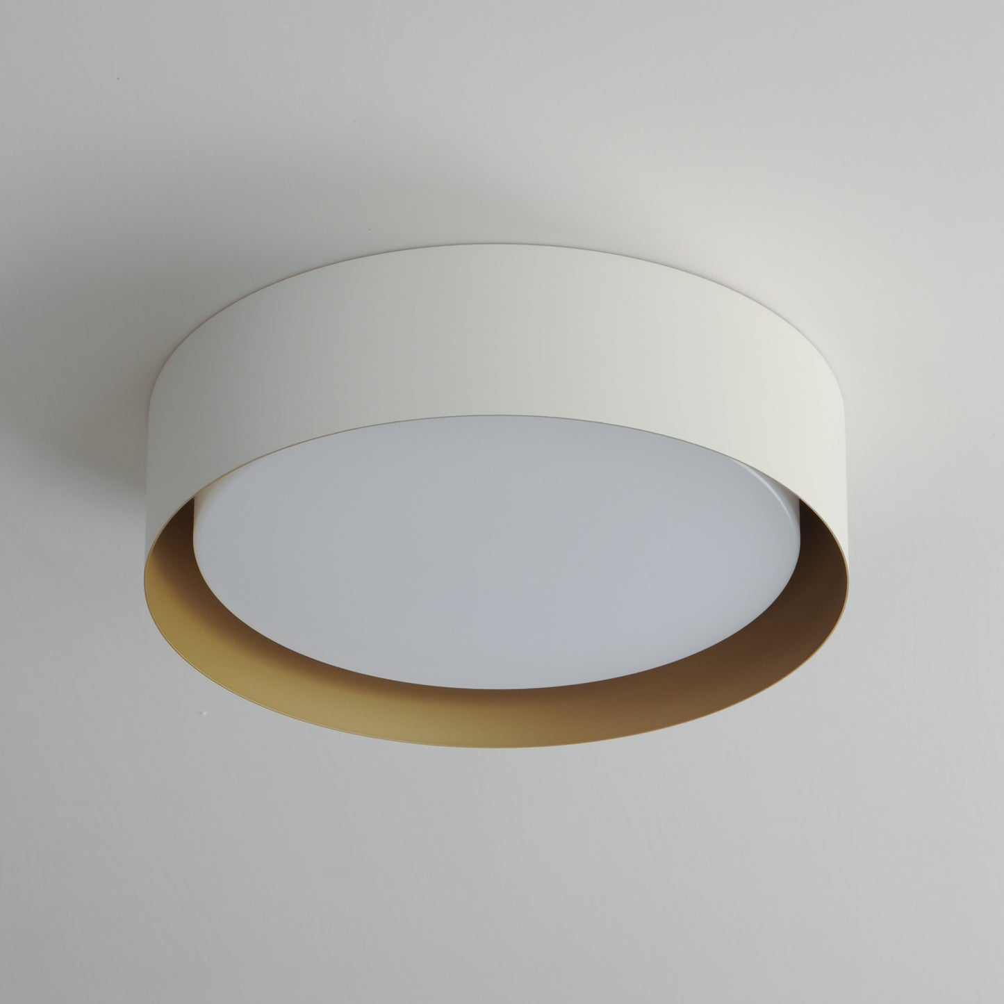 Echo 16" LED Flush Mount White/Gold by ET2