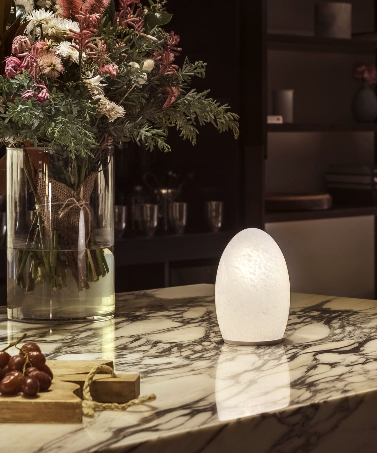 NEOZ Egg Fritted cordless table lamp, styled setting 5 (photo 6)