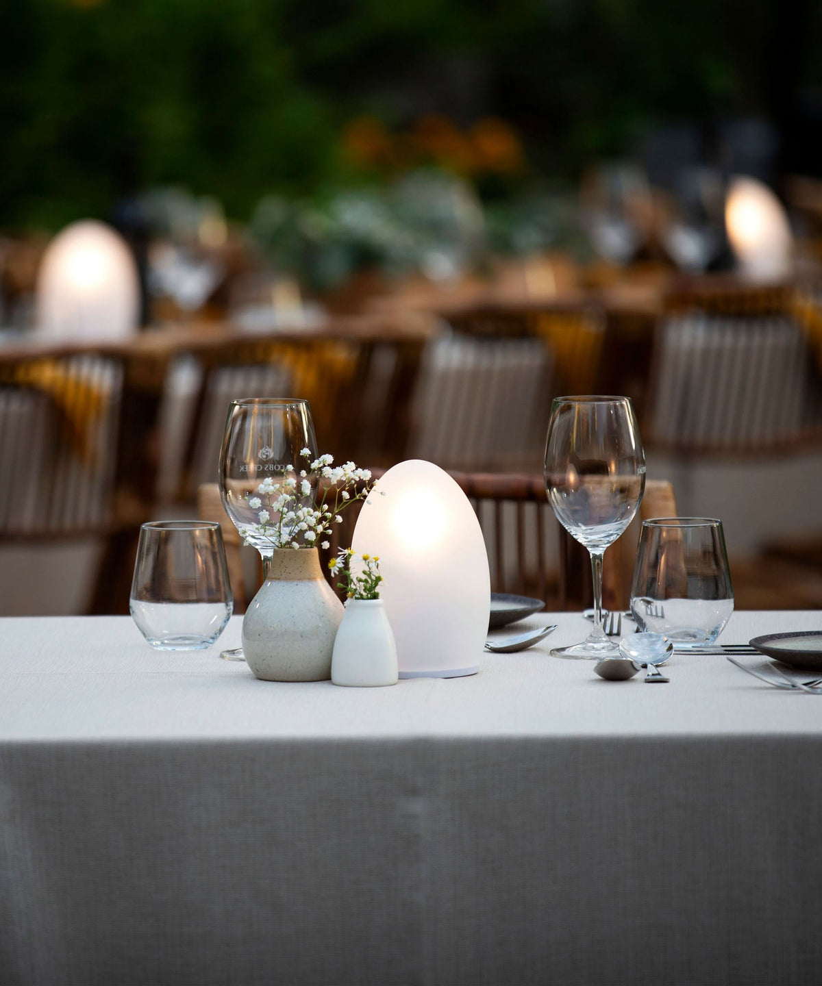 NEOZ Egg cordless table lamp, styled setting 1 (photo 1)