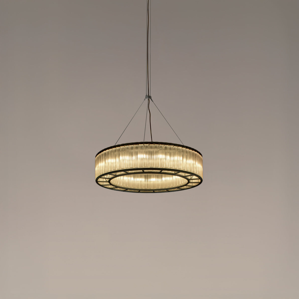 Santa & Cole Estadio 150 chandelier – lit, image 1