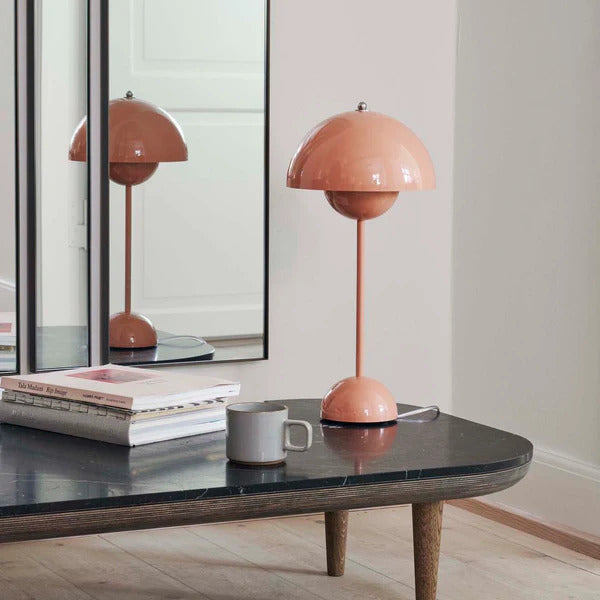 Flowerpot Table Lamp Vp3 by &Tradition