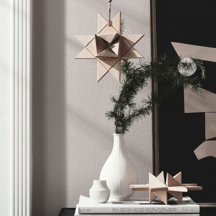 Boyhood Fröbel Star, Hanging wooden star in oak, view 2 (image 1)
