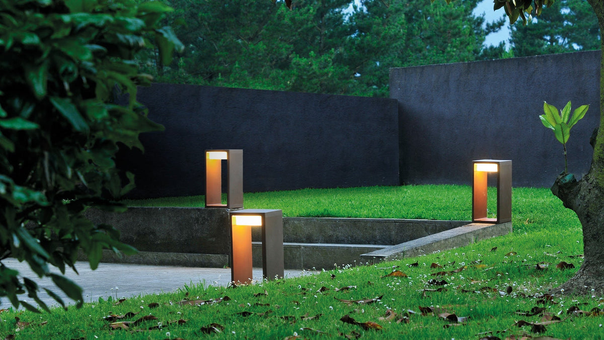Frame outdoor low-level luminaire by Mario Ruiz