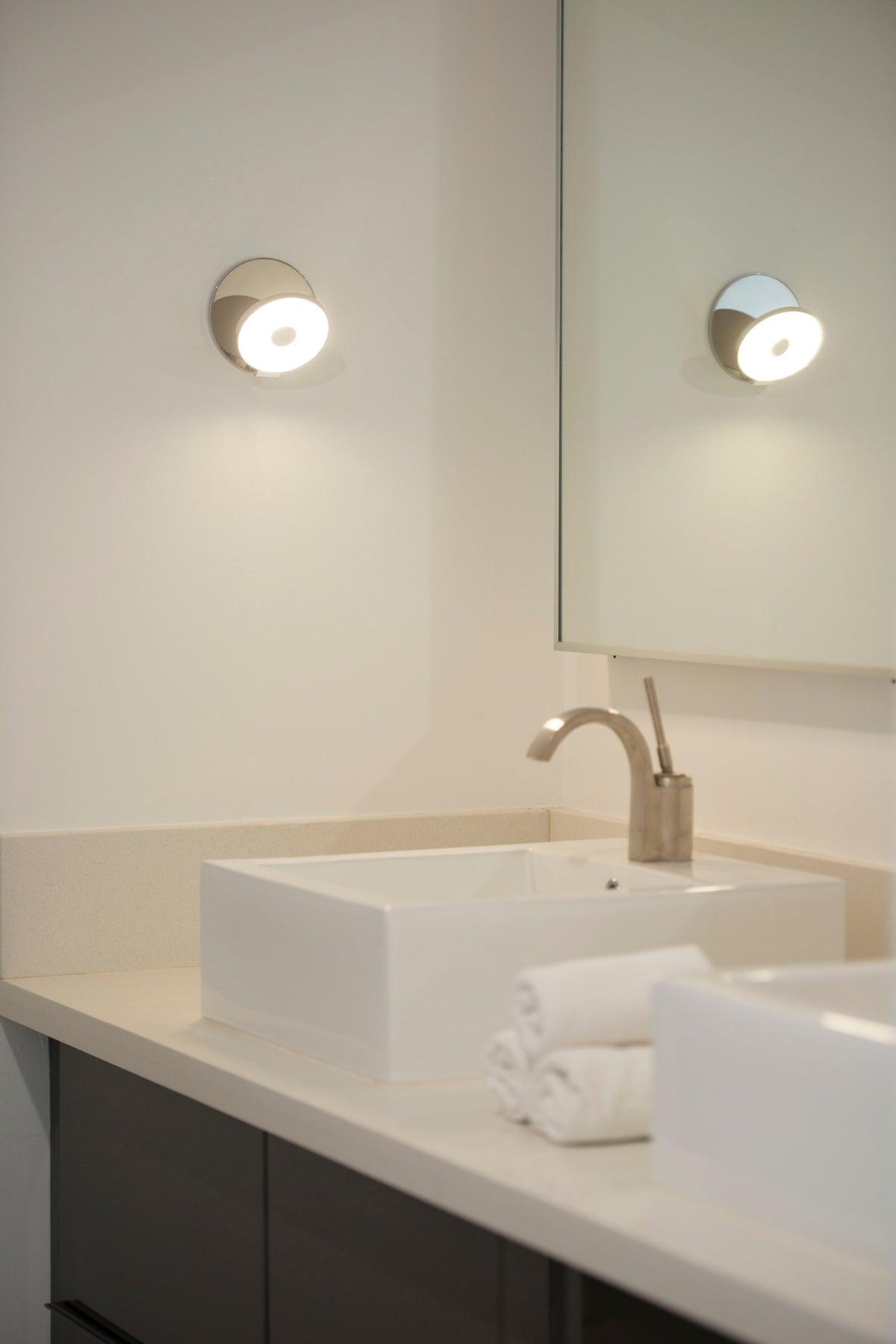 Koncept Gravy LED Wall Sconce photo