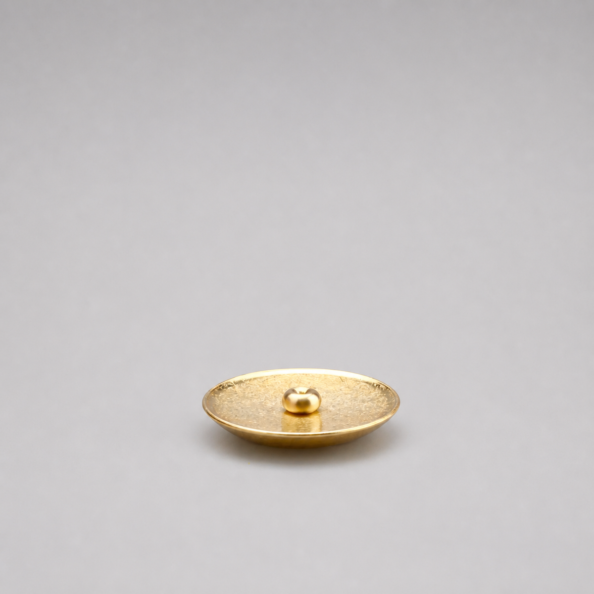 KUON Madoka Kaori Incense Holder in Gold – brass incense holder, photo 2
