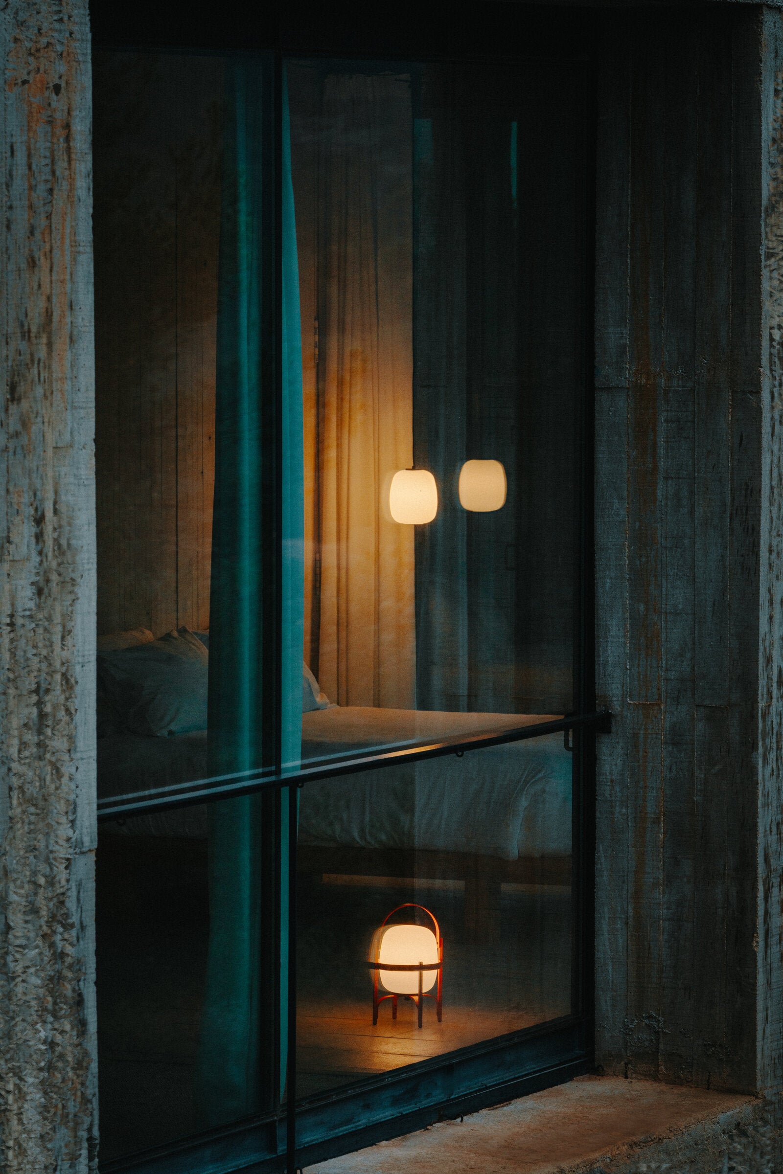 Indoor ceiling pendant light with E26 E27 LED bulb compatibility