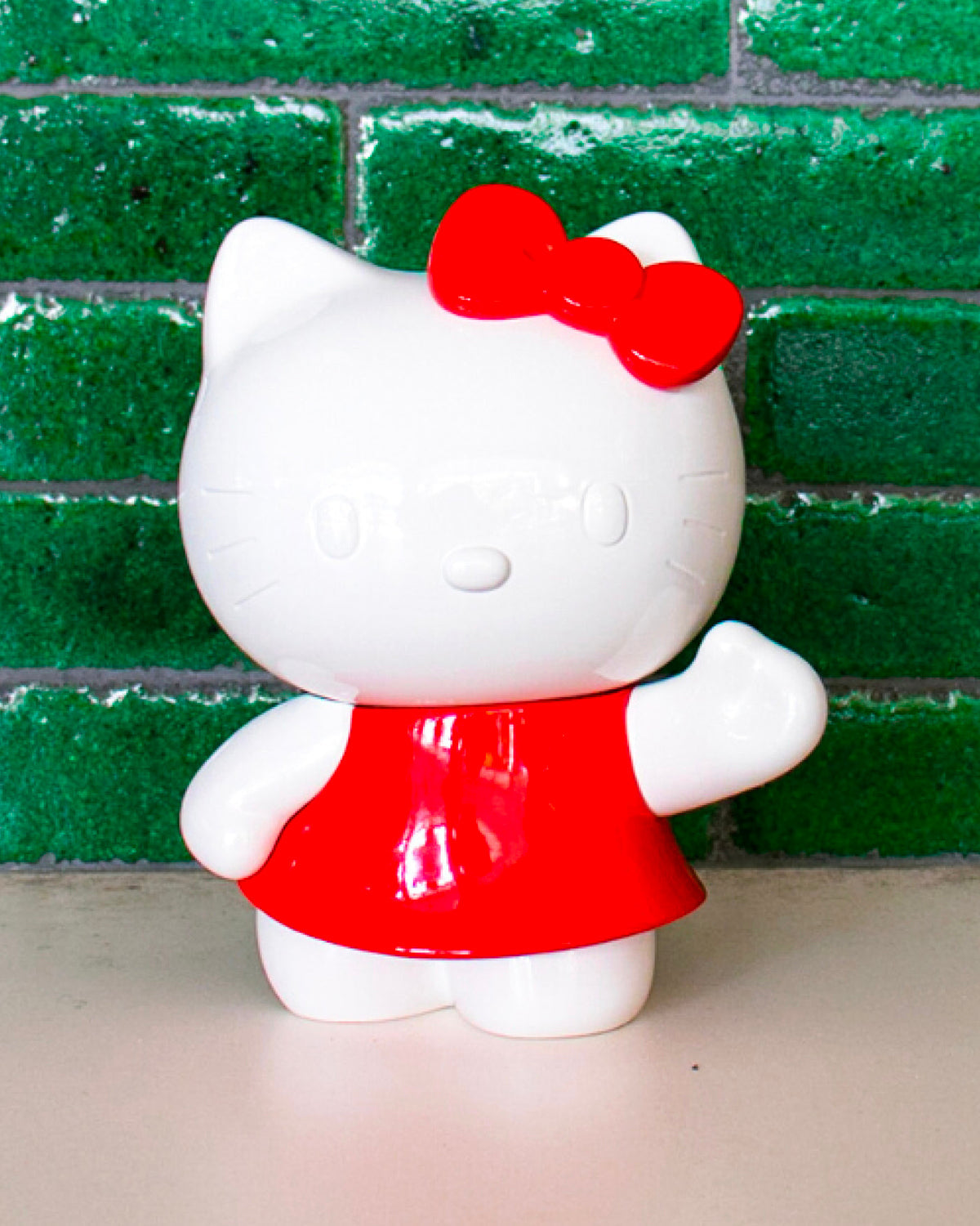 Leblon Delienne Hello Kitty Dress sculpture in White & Red, 10.5 inch – view 9