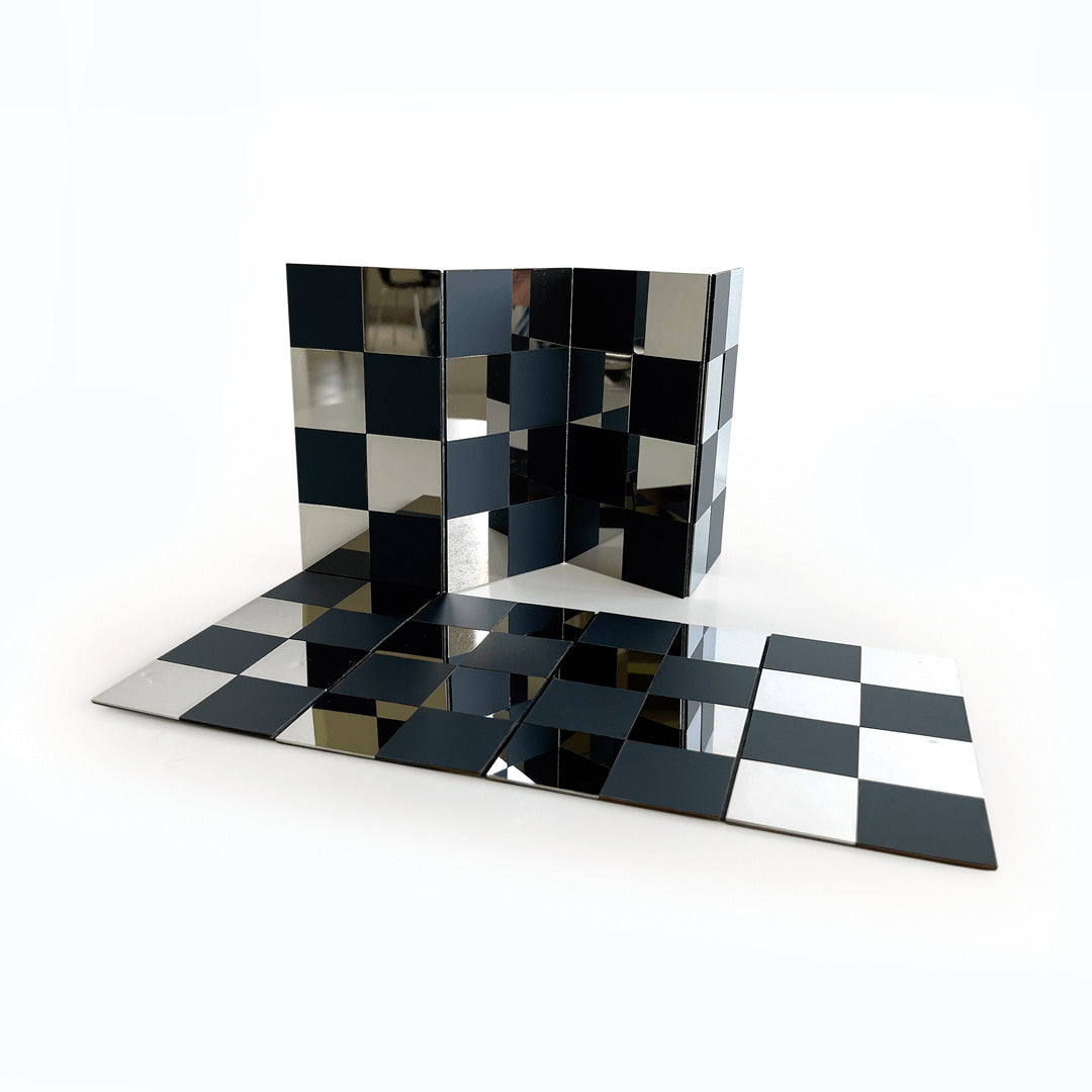 Cy Endfield Travel Chess Set by IC Design (photo 6 of 13)