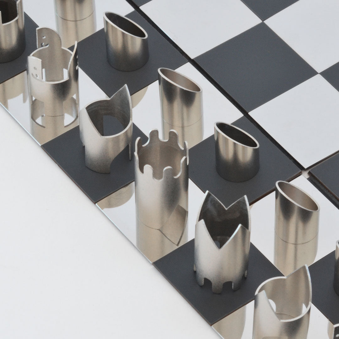 Cy Endfield Travel Chess Set by IC Design (photo 8 of 13)