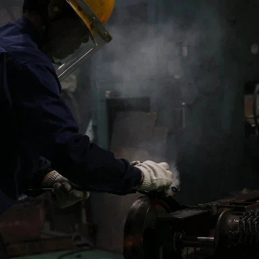 Hand-forging at the Toyama Hamono workshop, maker of the T1 (photo 4)