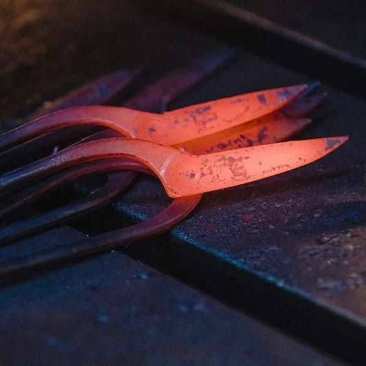 Hand-forging at the Toyama Hamono workshop, maker of the T4-4 (photo 8)