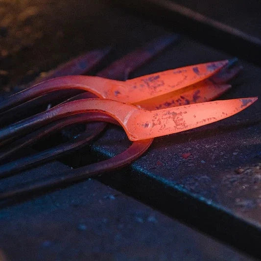 Hand-forging at the Toyama Hamono workshop, maker of the T8 (photo 9)