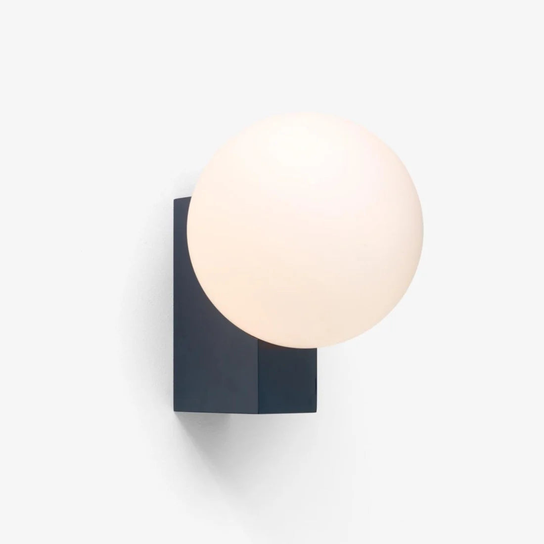 Journey Wall Lamp Shy2 by &tradition