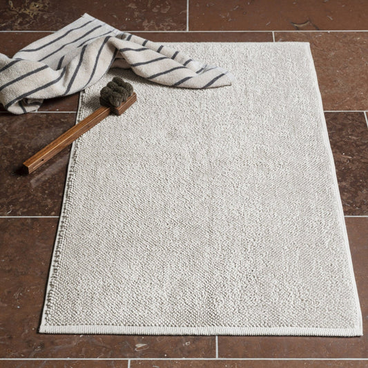 blomus KAAVU Plush Organic Cotton Bath Mat – KAAVU bath mat in a styled bathroom (1)