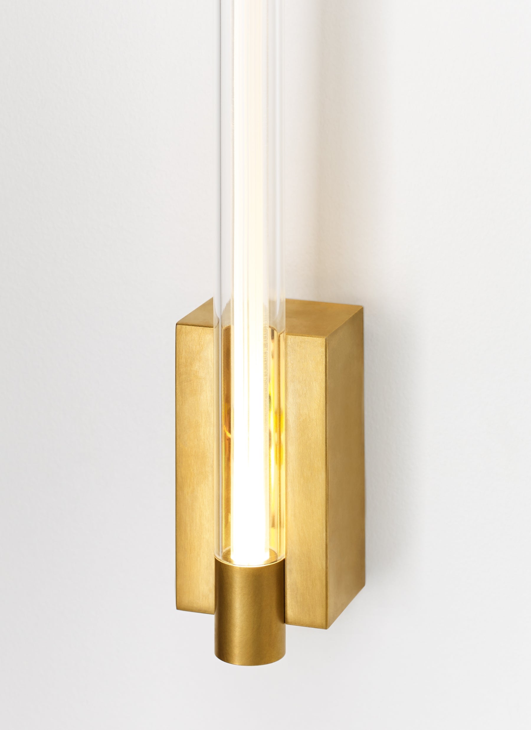 Visual Comfort Phobos 1 Light Led Wall Sconce Vertical Brass 700Wsphb21 