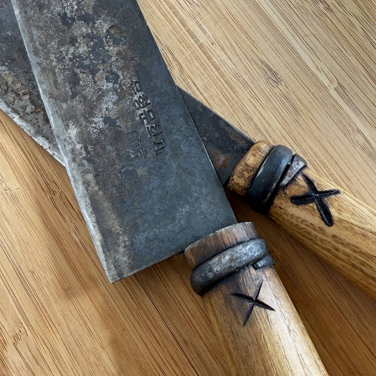 Master Shin's Anvil #61 Sashimi Knife – example of the patina carbon steel develops