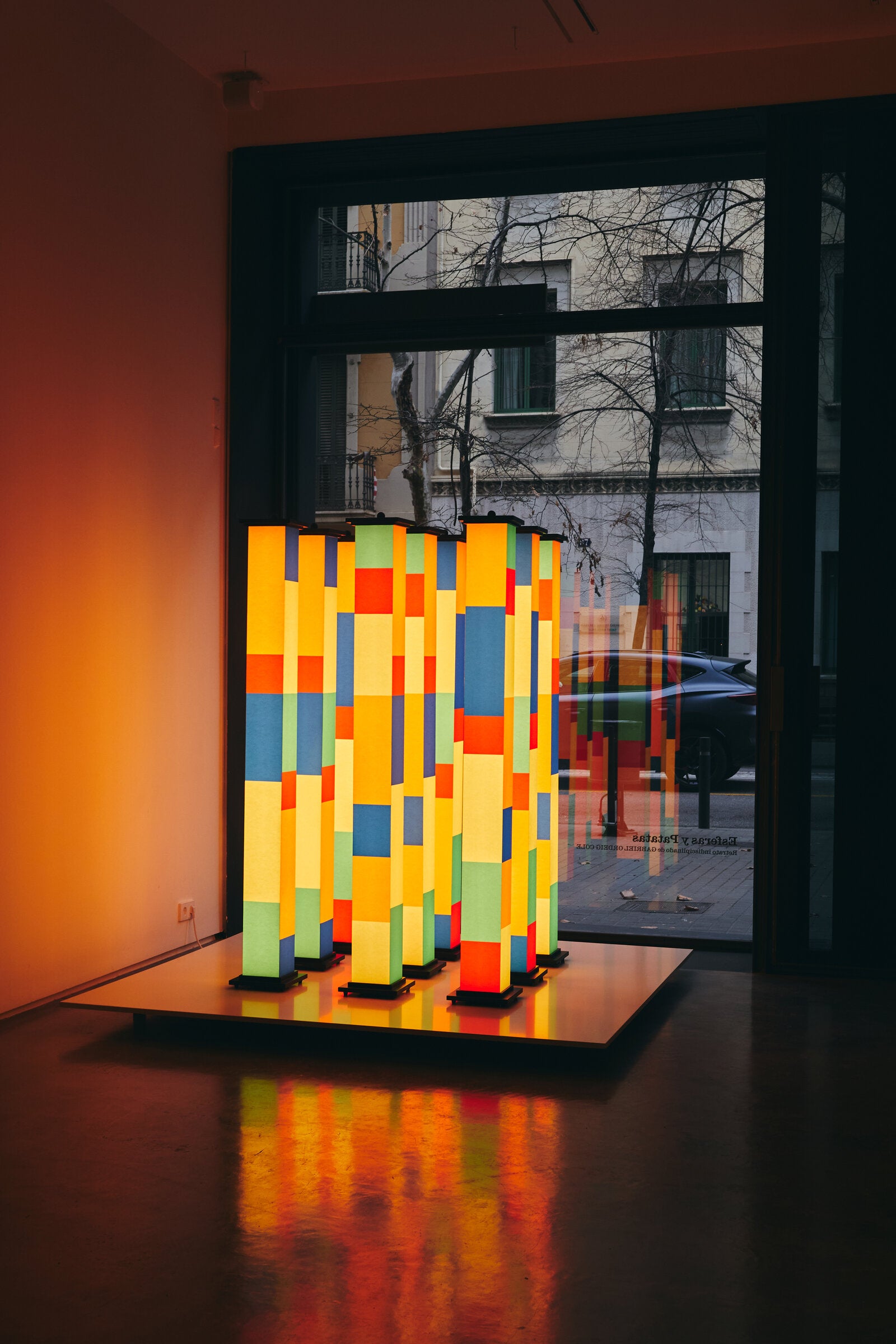 La Bella Durmiente floor lamp with warm 2700K lighting