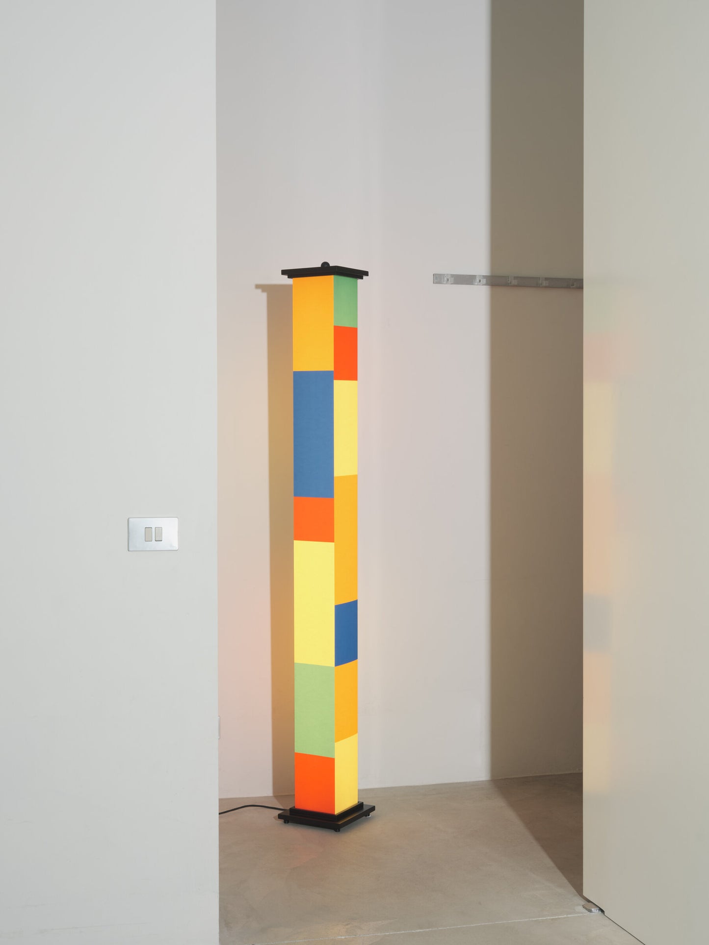 La Bella Durmiente floor lamp with laminated cardstock shade