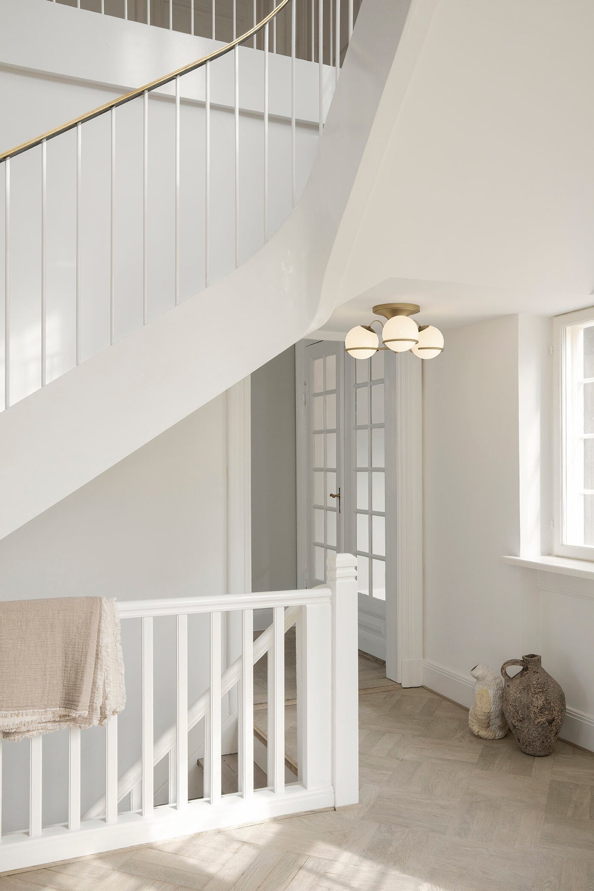Astep Model 2042/3 by Gino Sarfatti – room setting 1