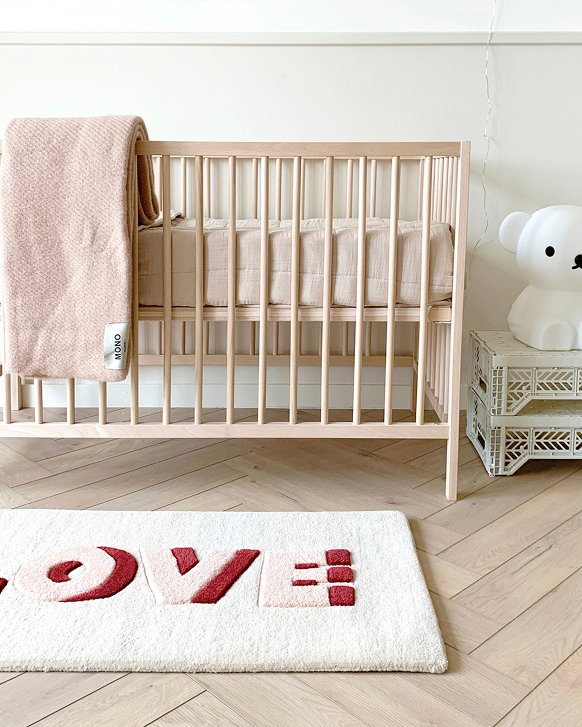 Maison Deux Love Rug in Cream/Red – detail 5