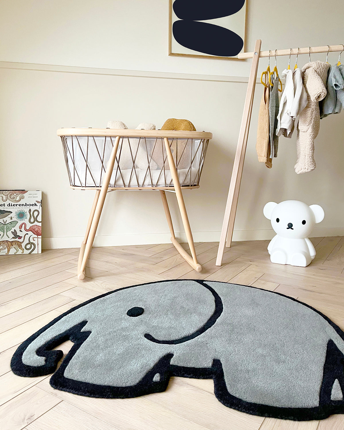 Maison Deux Olifant (Elephant) Rug in Grey/Black – detail 4