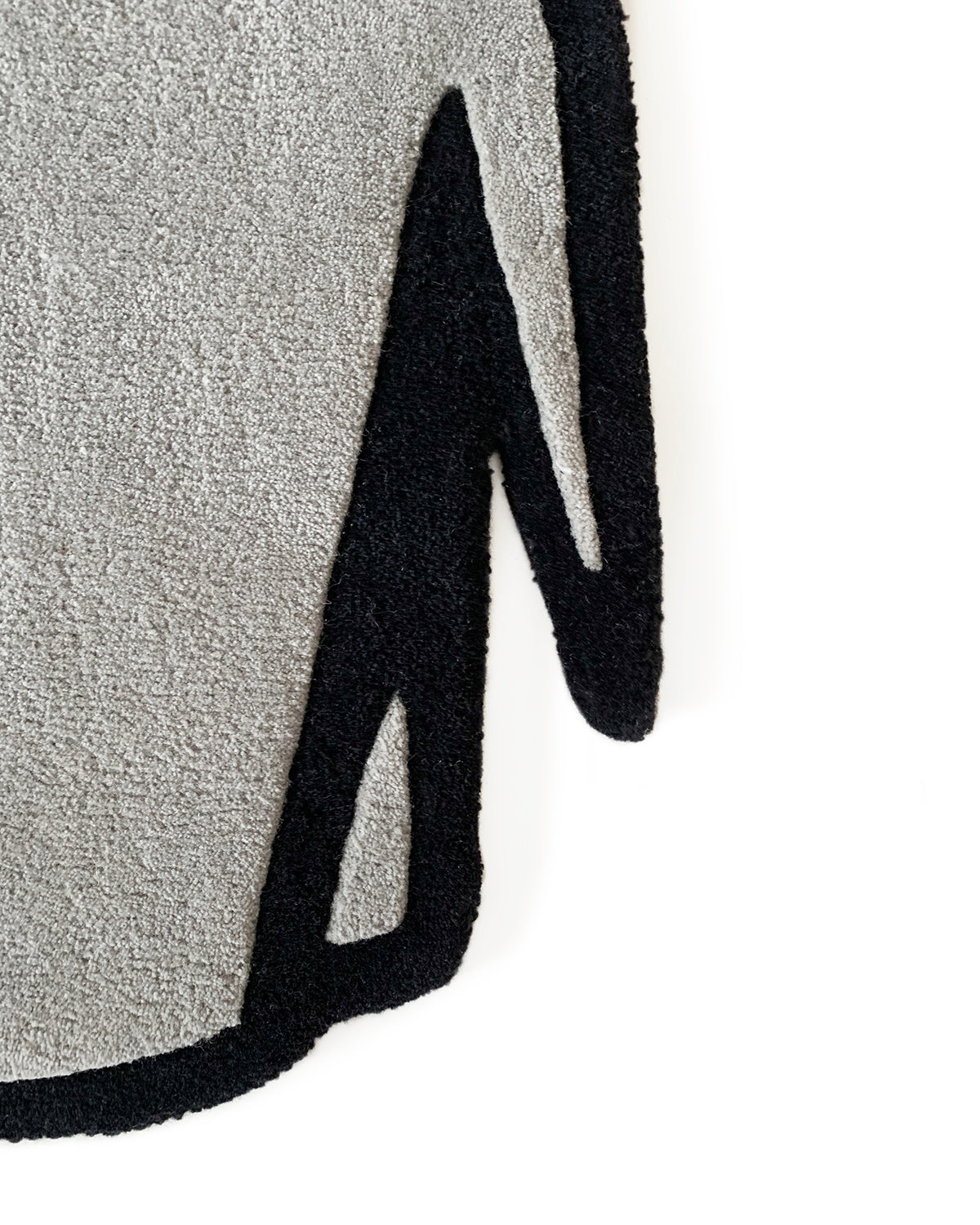 Maison Deux Olifant (Elephant) Rug in Grey/Black – detail 3