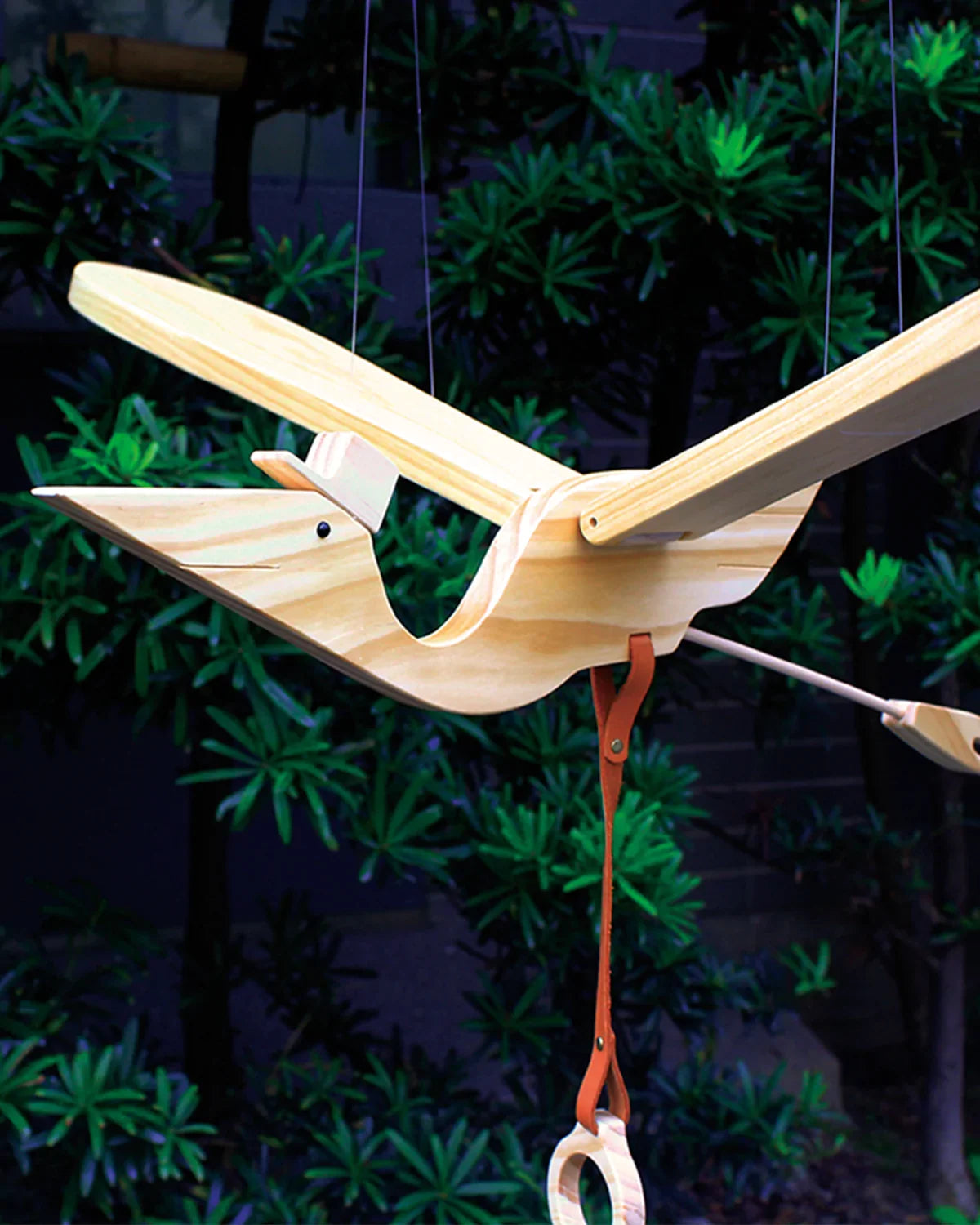 Eguchi Toys Bird Mobile Medium, Wood – flying among green leaves
