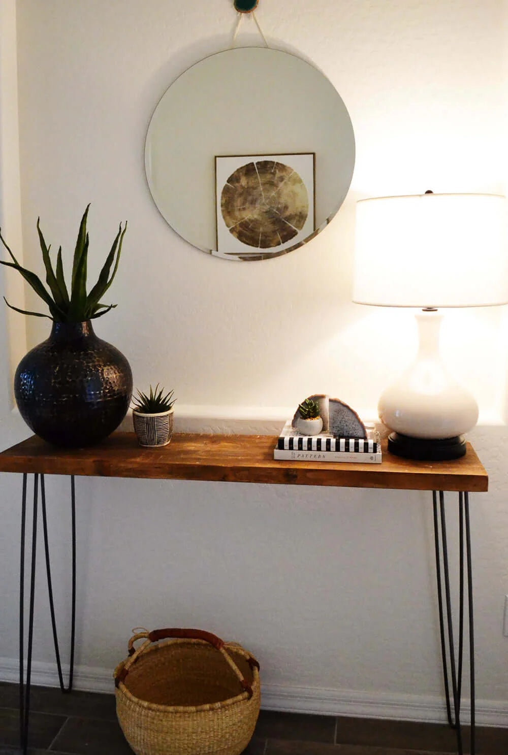 Designer Rechargeable Table Lamp for Hotel Suite, Office Desk, and Nightstand