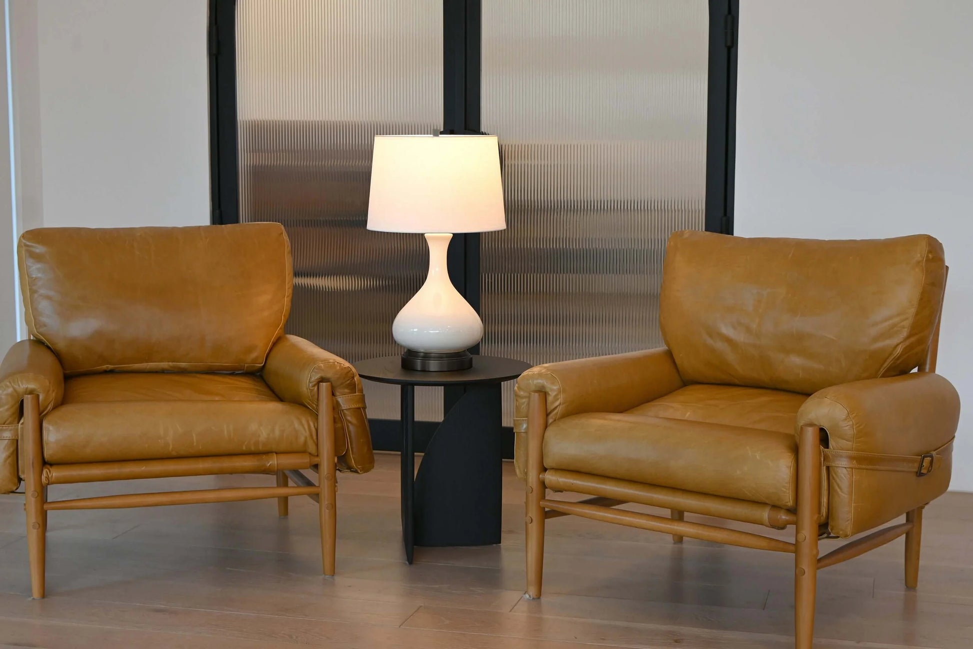Elegant Cordless Ceramic Table Lamp with Warm White LED for Modern Interiors
