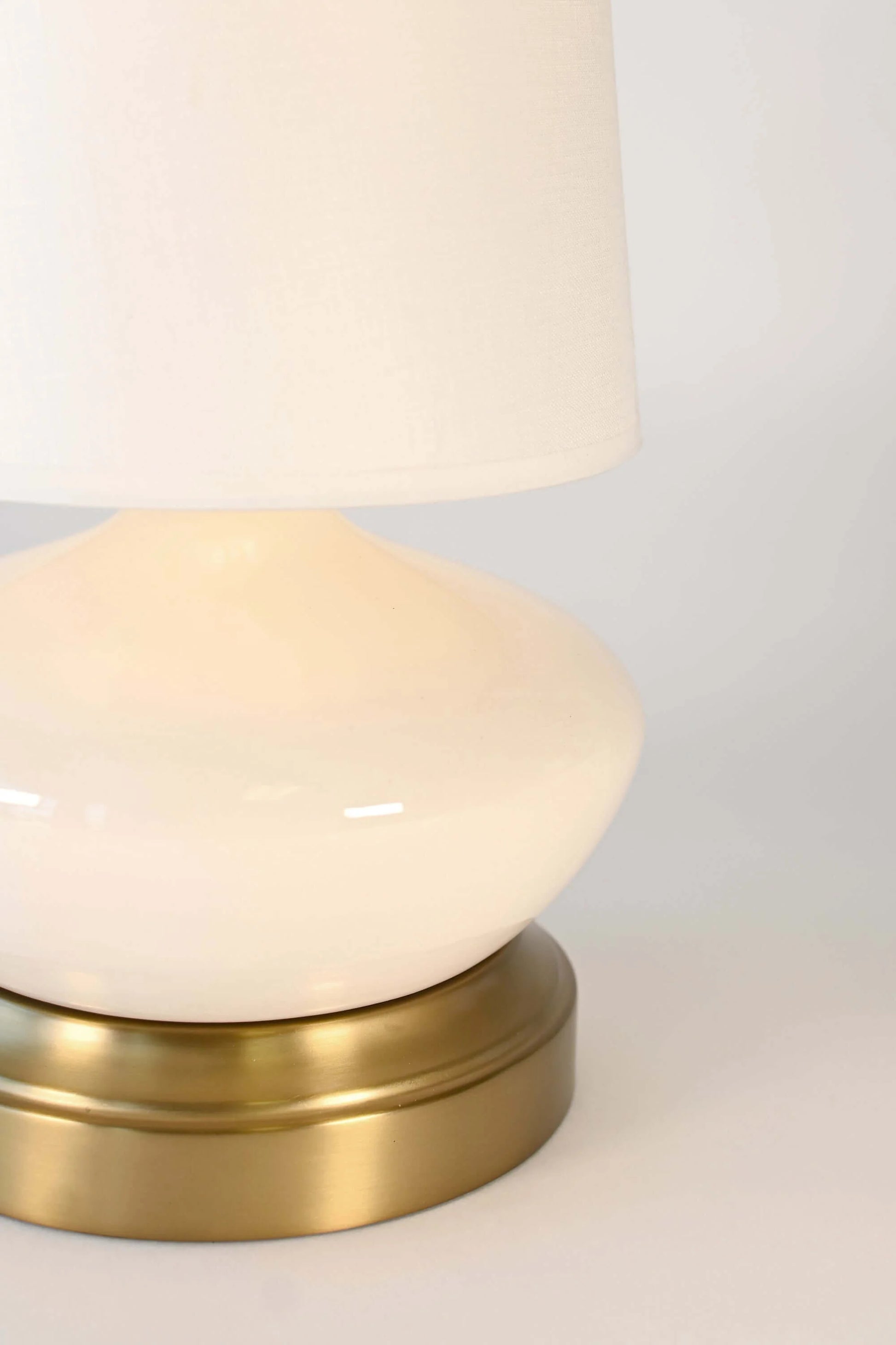 Modern rechargeable table lamp with off-white linen shade