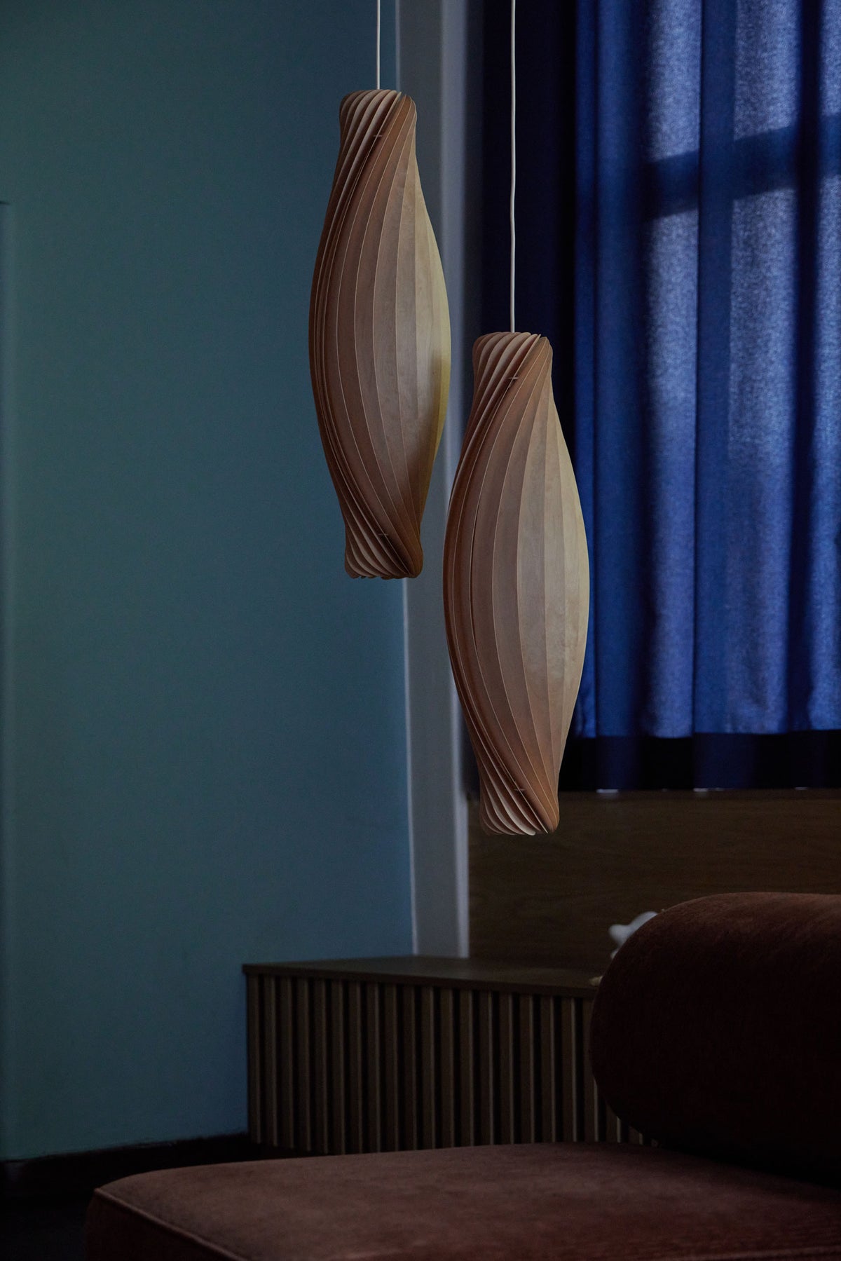 Tom Rossau No.111 pendant light – the round-ended strips up close