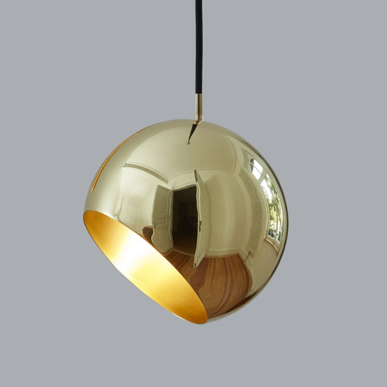 Nyta Tilt Globe Brass in solid brass – adjustable pendant light, photo 4