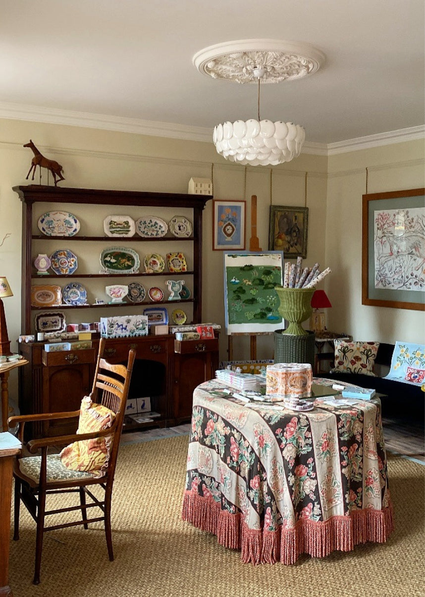 Pembridge Size 3 Pendant shown in a room setting