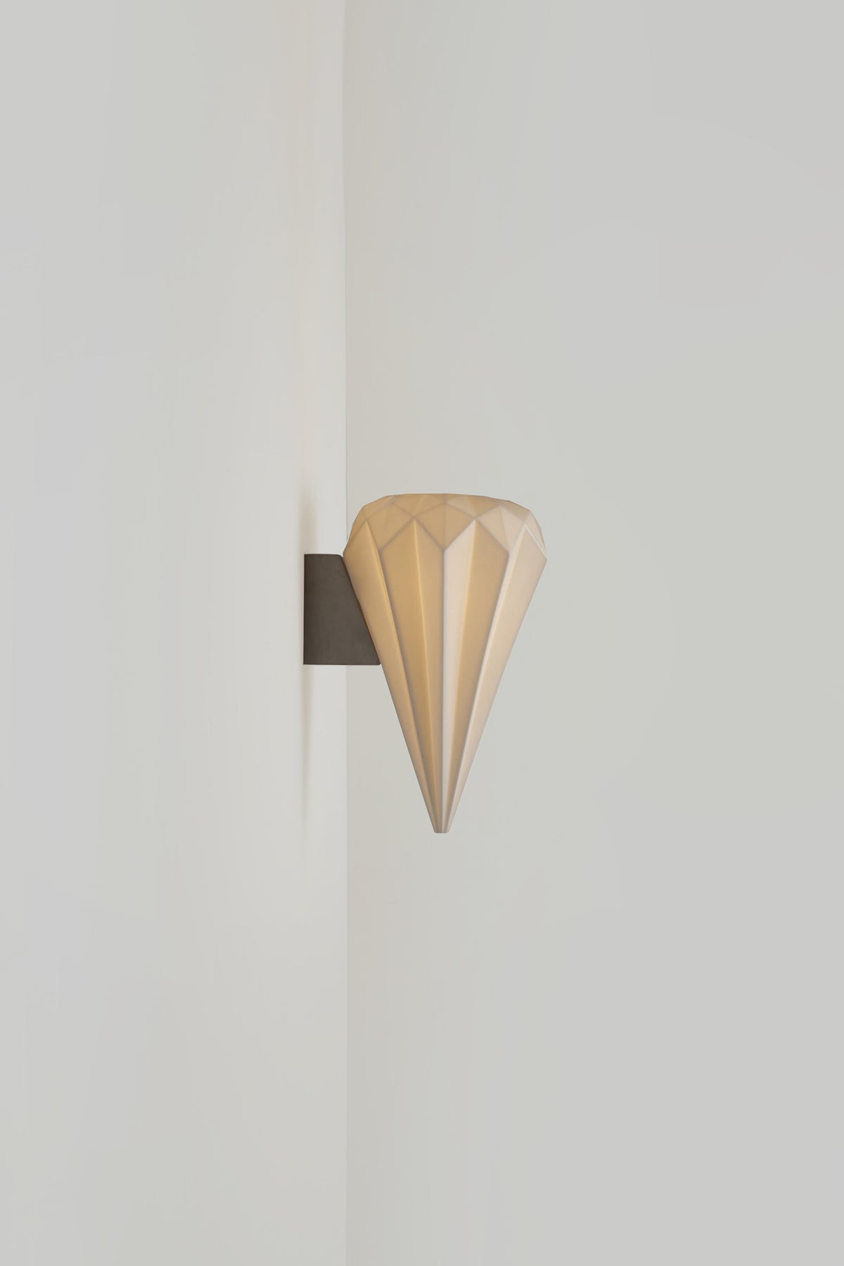 Hatton 3 Wall Light by Original BTC (photo 5)