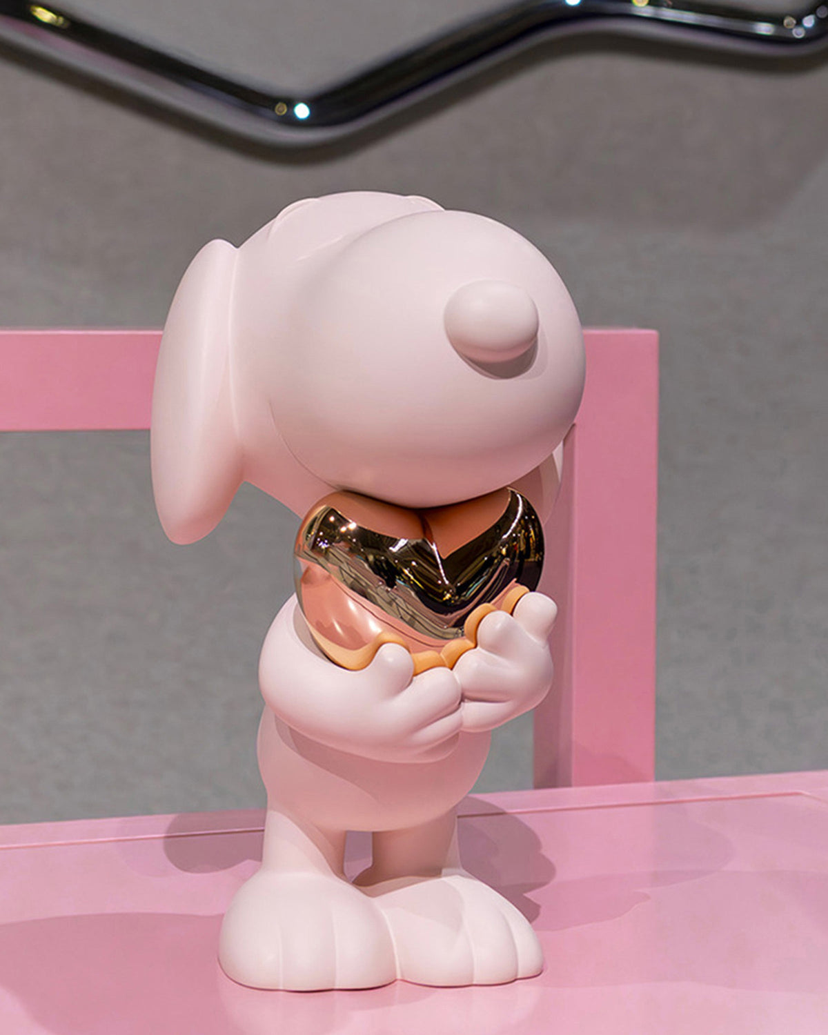 Leblon Delienne Snoopy Heart sculpture in Pastel Pink & Pink Gold, 11 inch – view 3