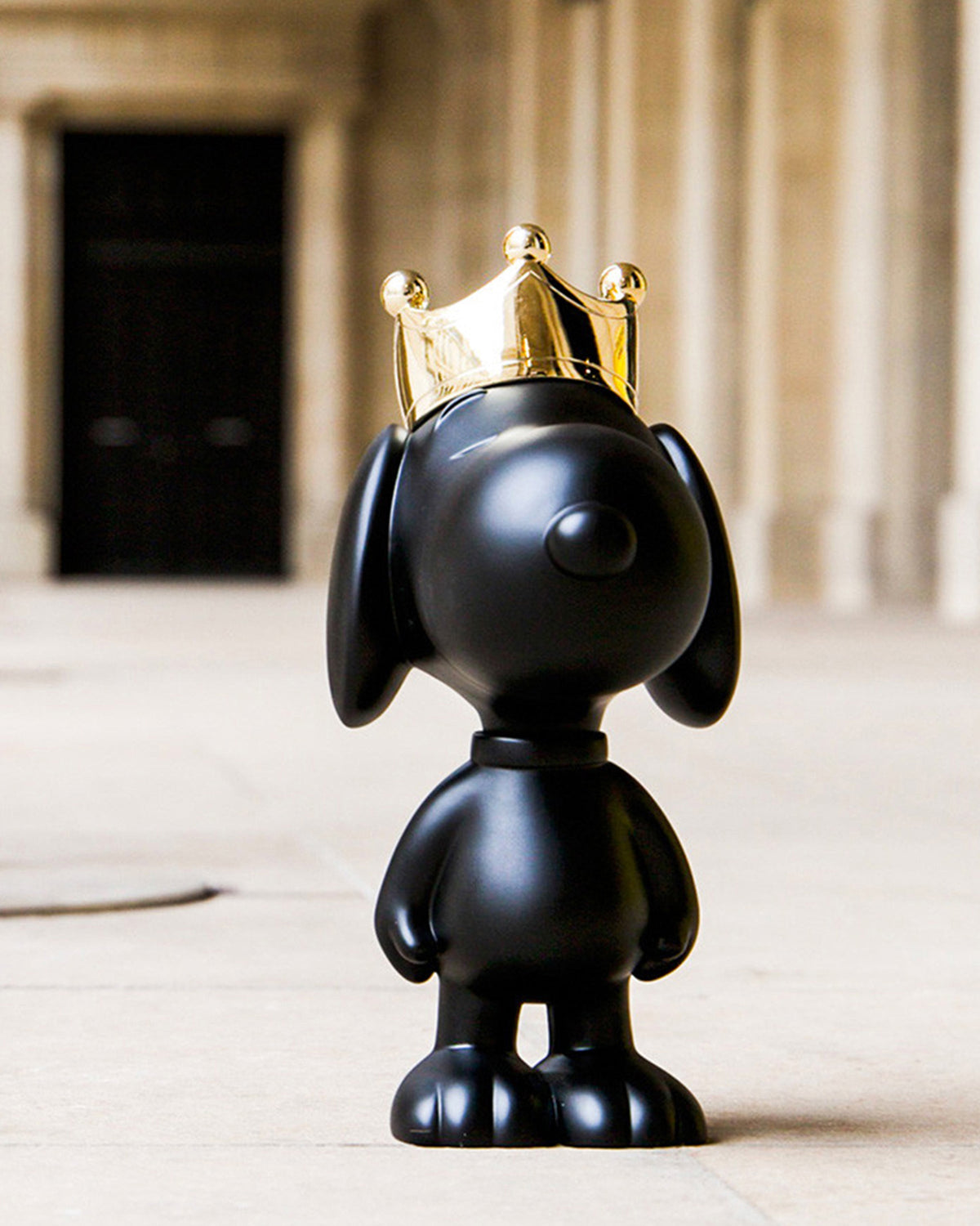 Leblon Delienne Snoopy Crown sculpture in Black & Gold, 12 inch – view 7