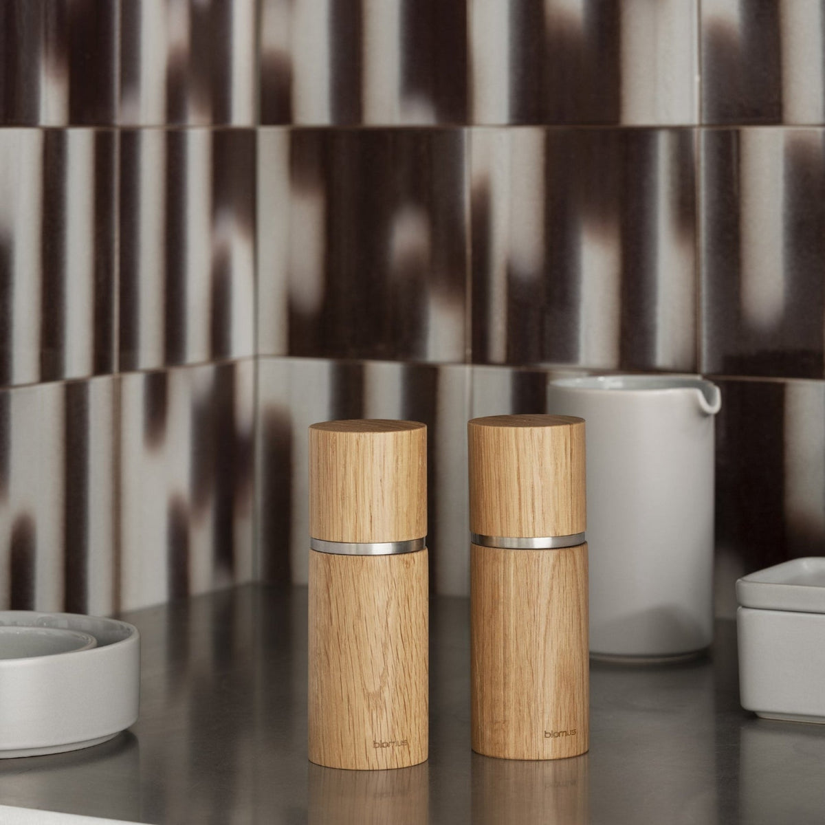 blomus PEPE Oak Salt & Pepper Mill Set, Ceramic Grinders – PEPE oak mills styled with blomus PILAR