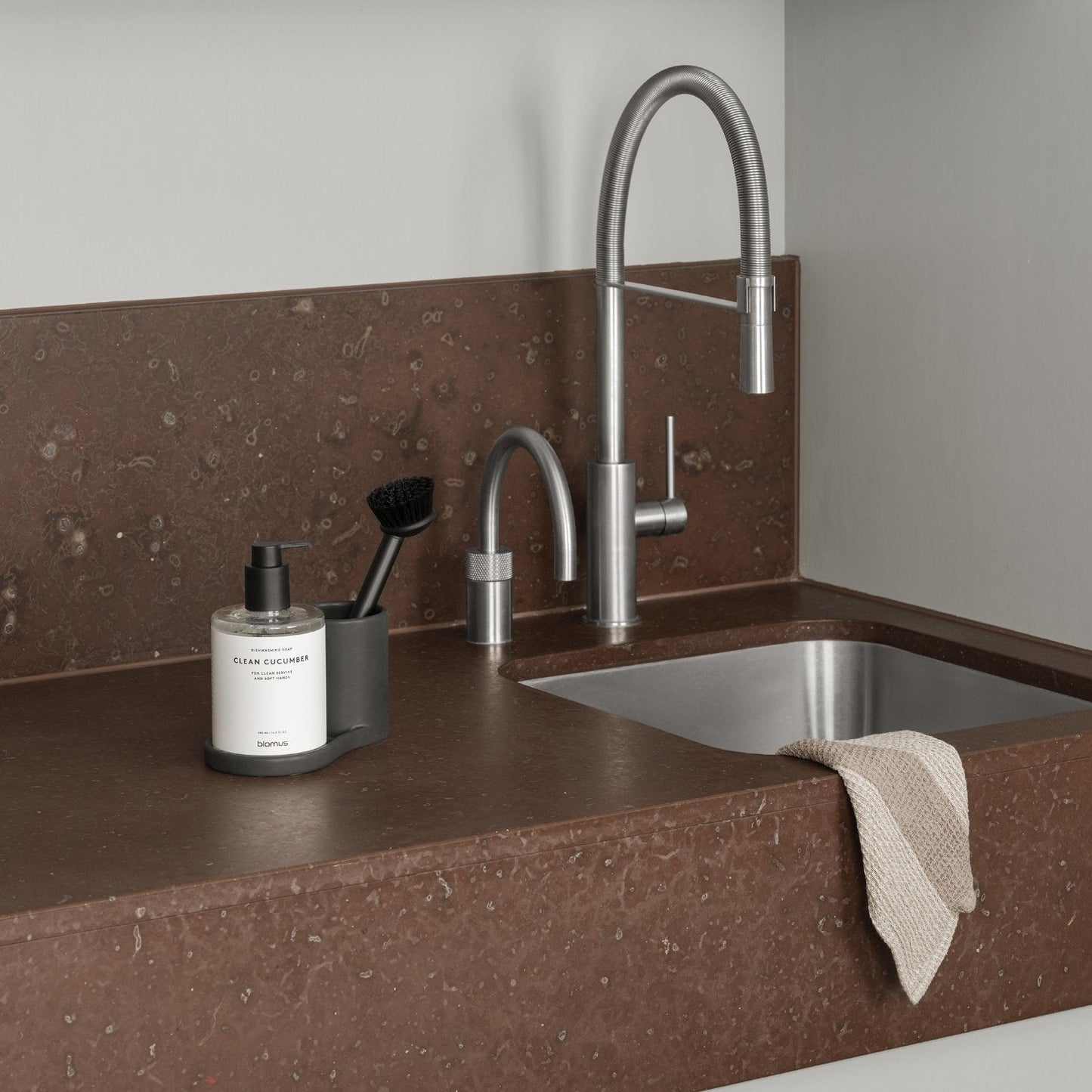 blomus Piro Ceramic Sink Organizer Satellite Taupe, Med Grey