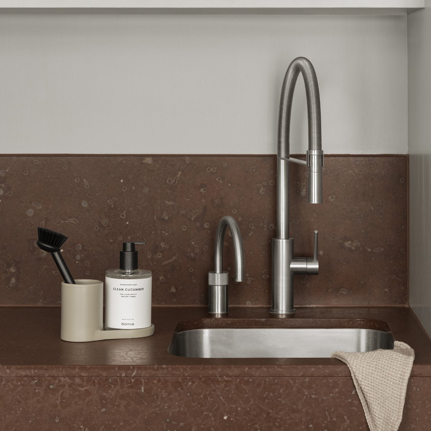 blomus Piro Ceramic Sink Organizer Moonbeam Beige