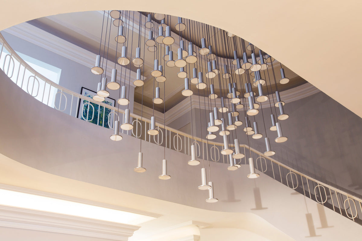 Pablo Designs Cielo Plus LED chandelier, cluster of glowing disc pendants – view 8