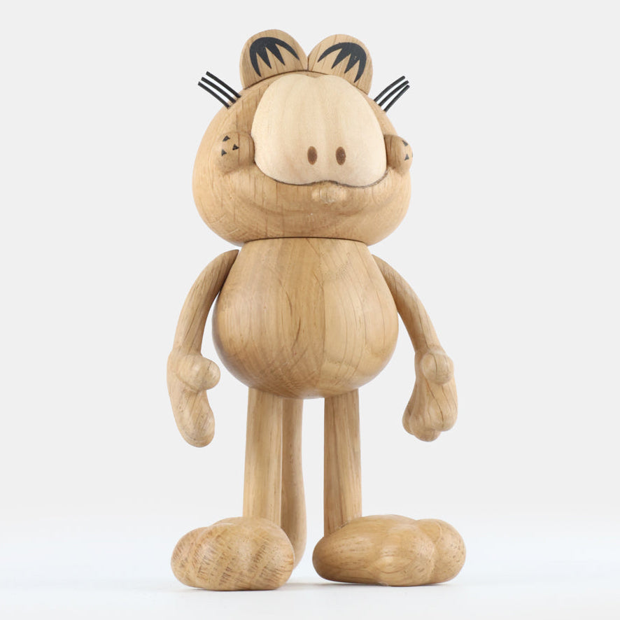 Boyhood Paramount Garfield wooden figure in oak, Large (image 2)