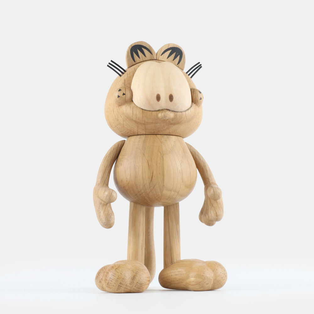 Boyhood Paramount Garfield wooden figure in oak, Small (image 1)