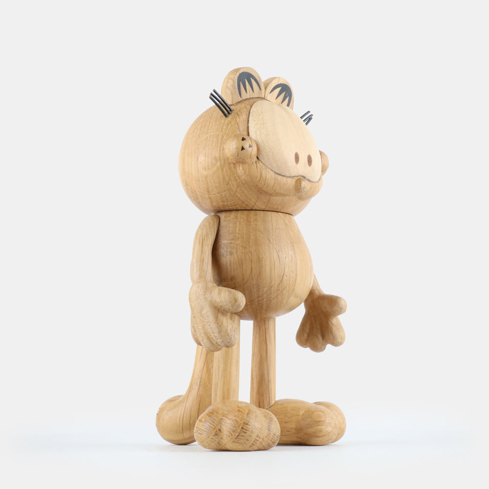 Boyhood Paramount Garfield wooden figure in oak, view 3 (image 3)