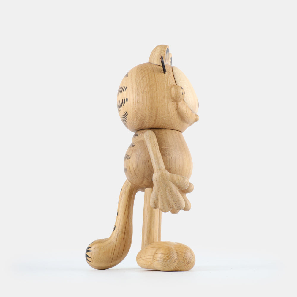 Boyhood Paramount Garfield wooden figure in oak, view 4 (image 4)