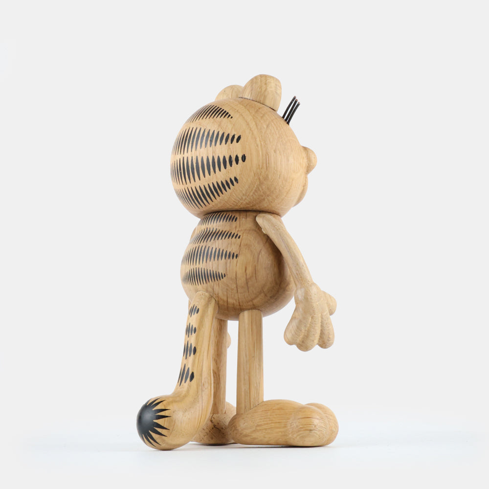Boyhood Paramount Garfield wooden figure in oak, view 5 (image 5)