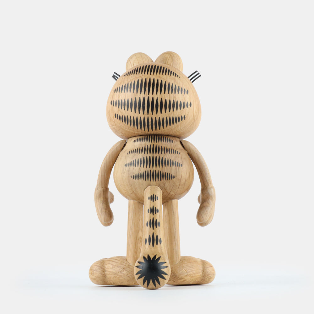 Boyhood Paramount Garfield wooden figure in oak, view 6 (image 6)