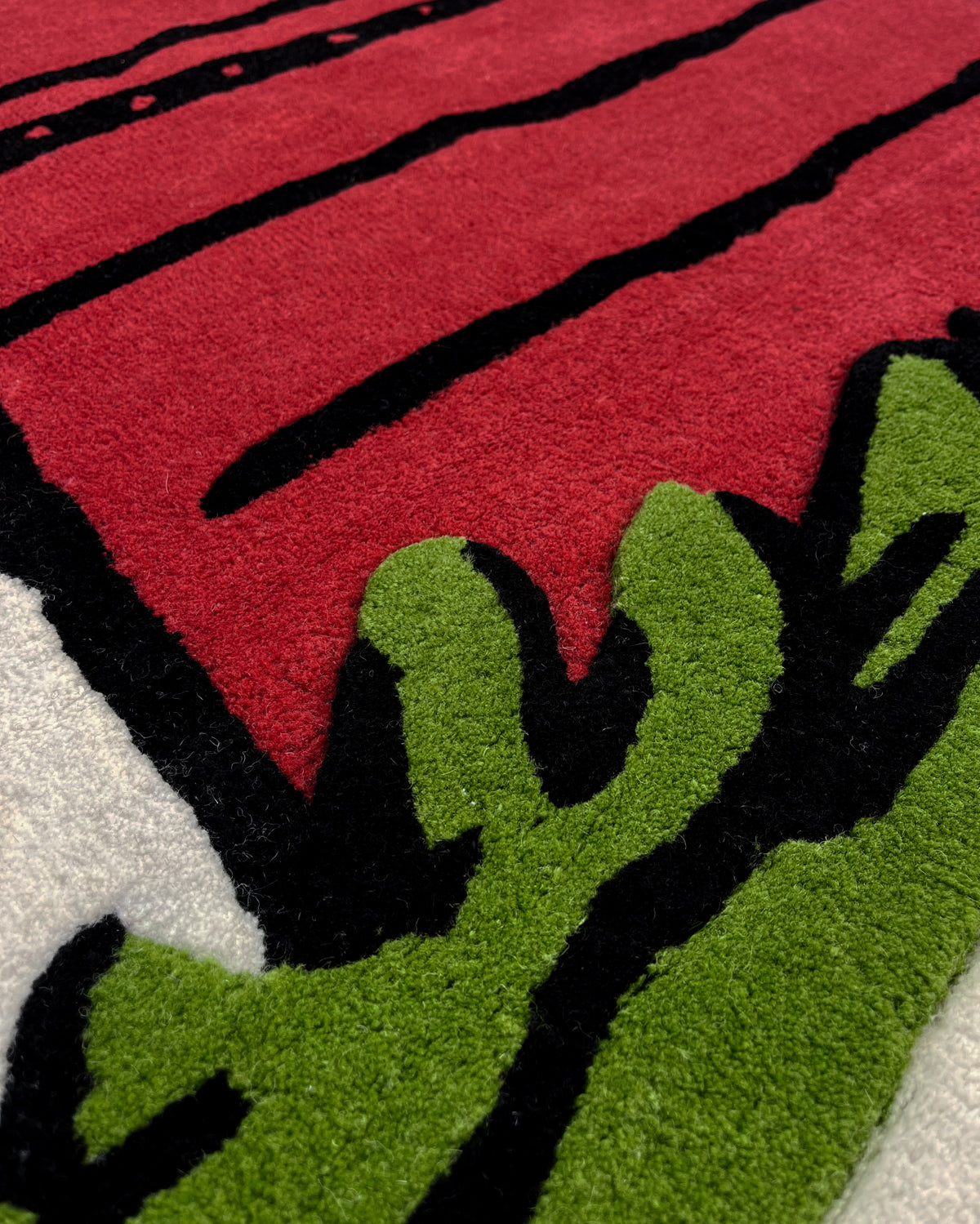 Maison Deux Peanuts Snoopy Doghouse Rug in Cream/Red – detail 4
