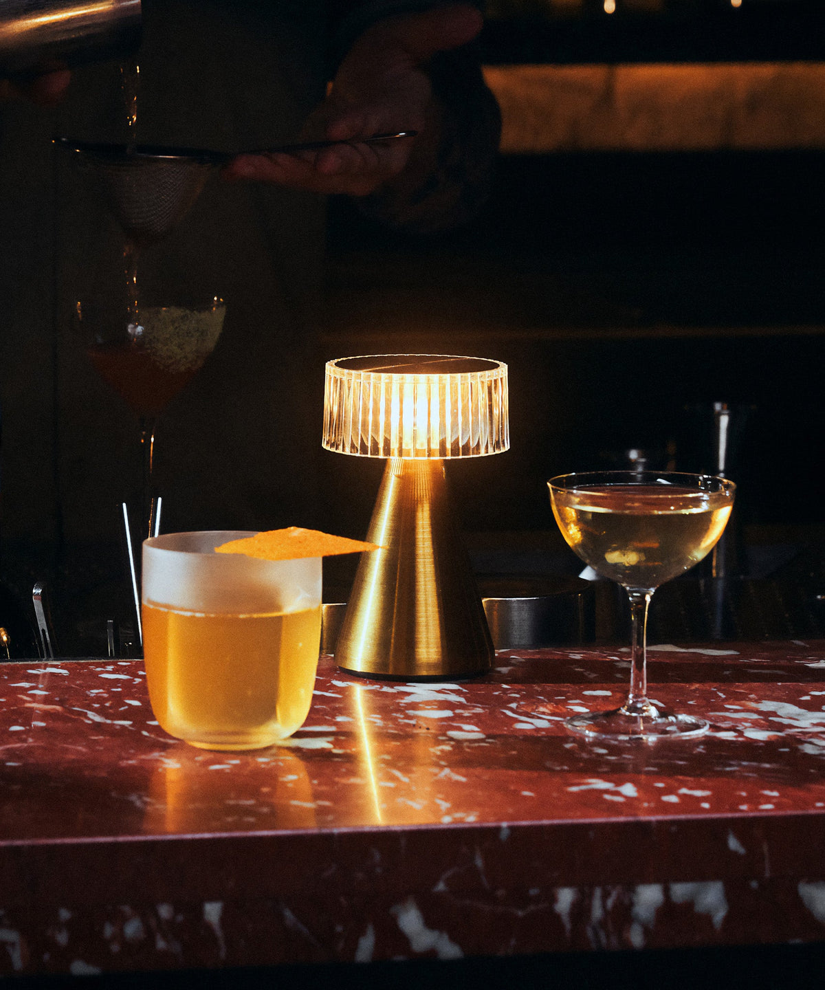 NEOZ Piccolo cordless table lamp, styled setting 2 (photo 5)