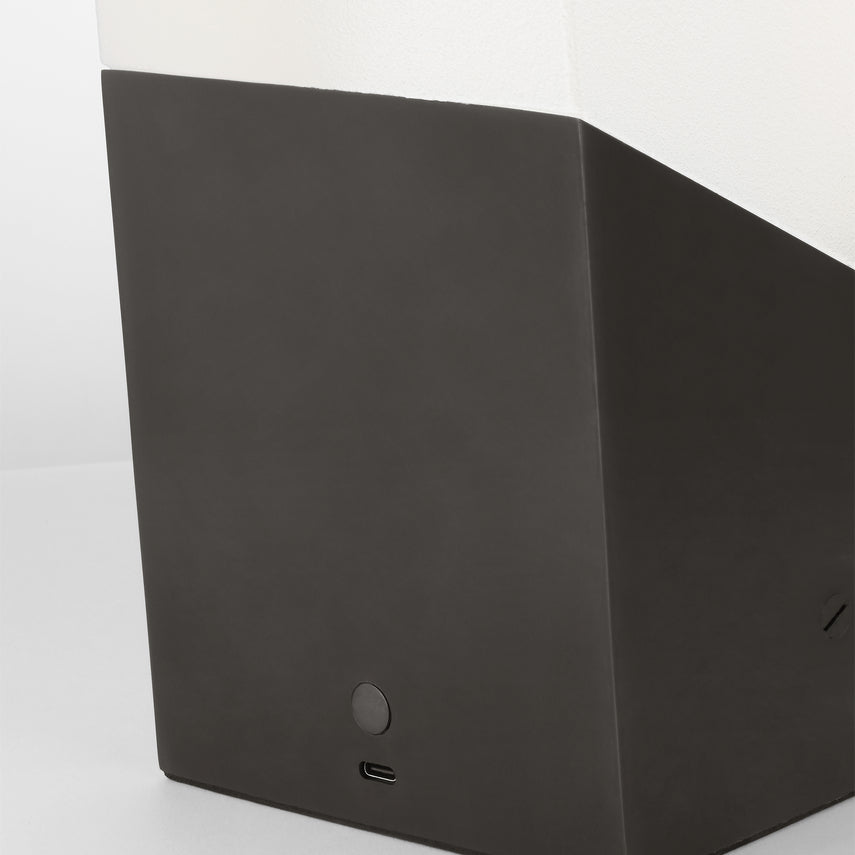 Visual Comfort 10 Inch Portable Led Table Lamp Pezzo 